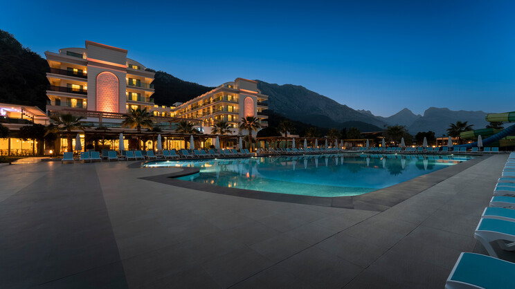 Dosinia Luxury Resort